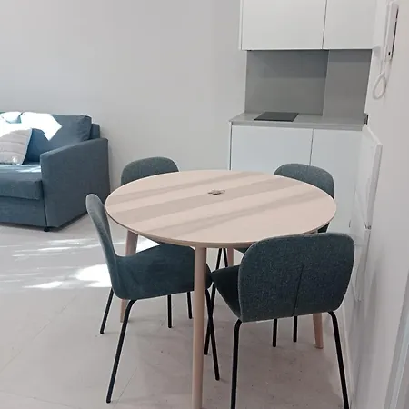 Apartment Living Libreros *